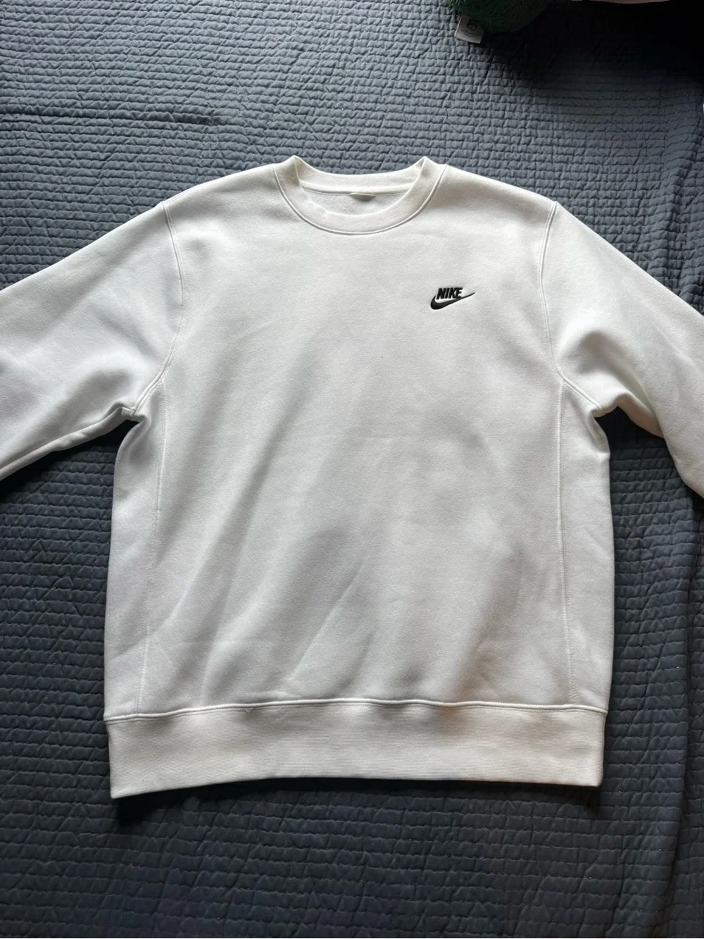 Nike Men’s White Crewneck Sweatshirt with Black Swoosh